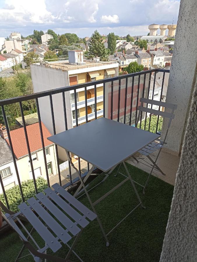 Un Temps Pour Soi Apartment Chateauroux Bagian luar foto